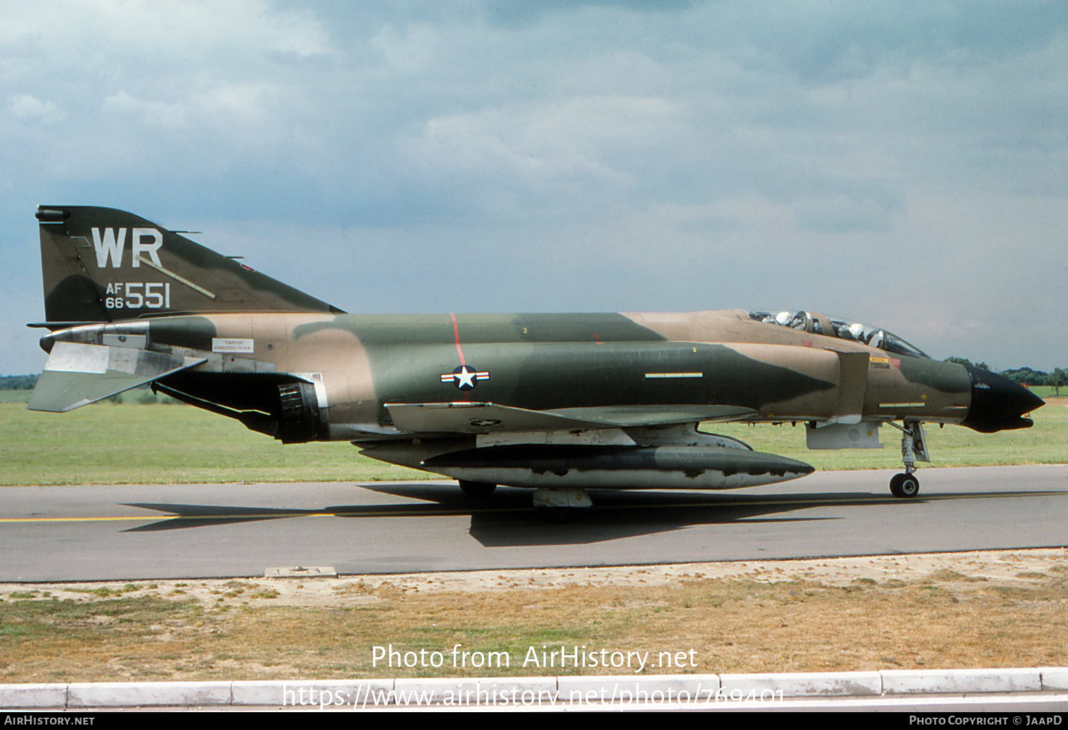 Aircraft Photo of 66-7551 / AF66-551 | McDonnell Douglas F-4D Phantom II | USA - Air Force | AirHistory.net #769401