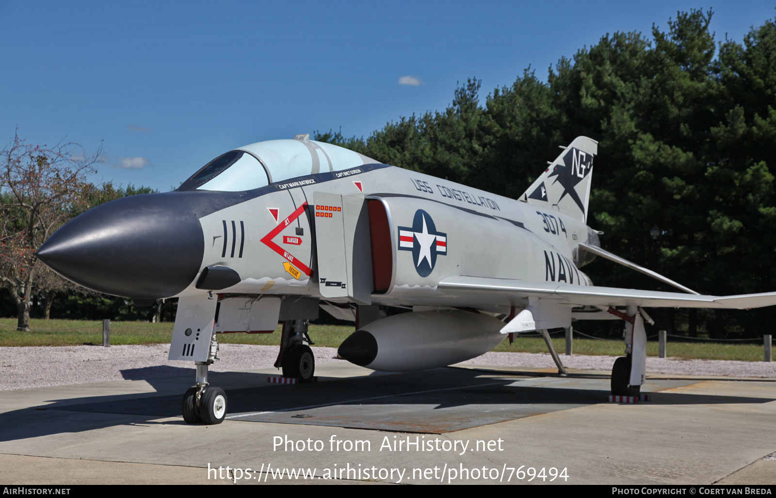 Aircraft Photo of 153704 | McDonnell Douglas F-4J Phantom II | USA - Navy | AirHistory.net #769494