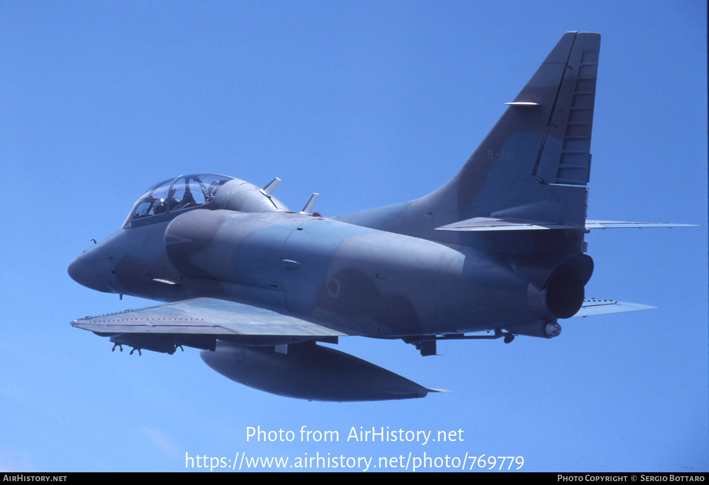 Aircraft Photo of TL-0419 / 158454 | Douglas TA-4J Skyhawk | Indonesia - Air Force | AirHistory.net #769779