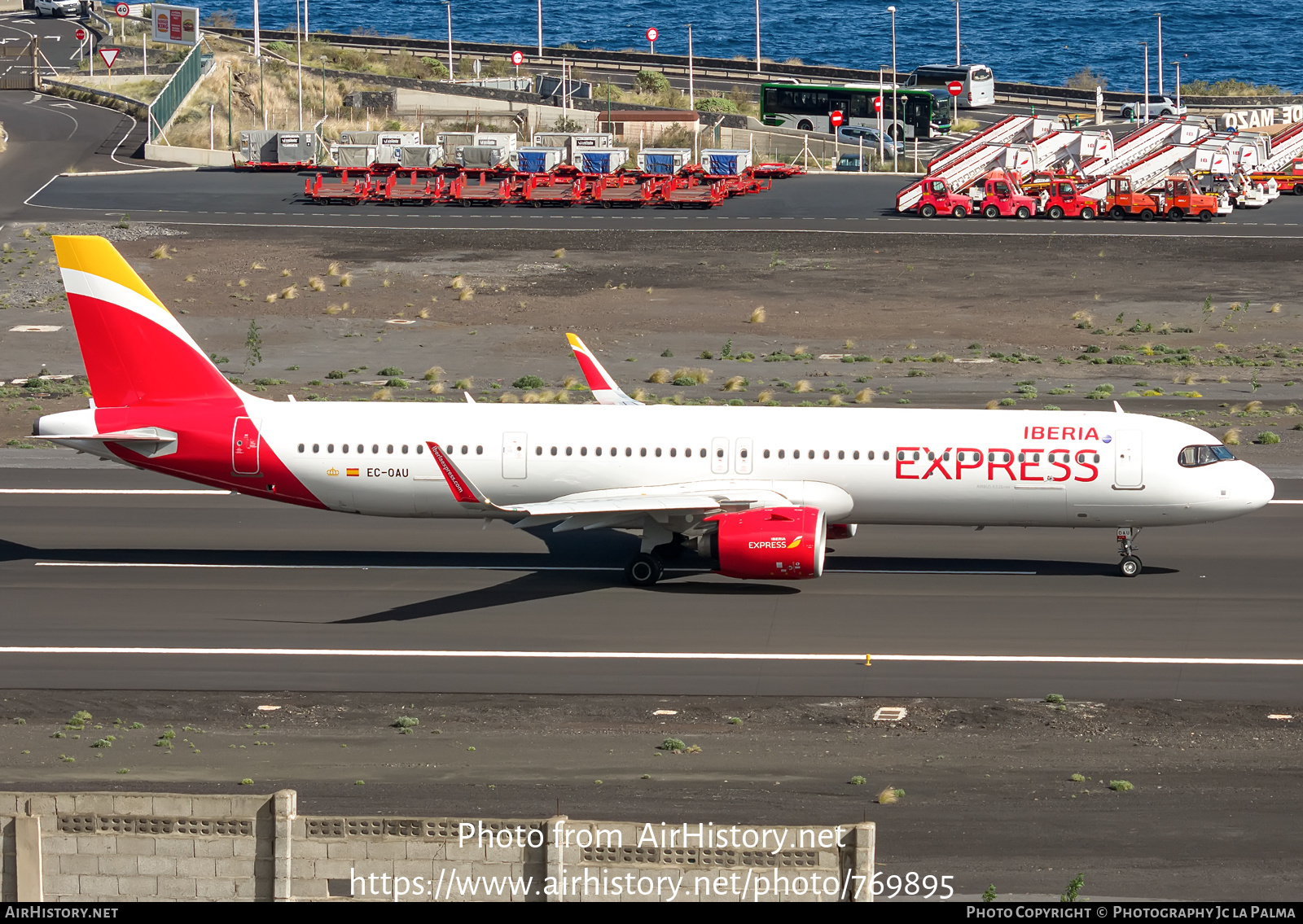 Aircraft Photo of EC-OAU | Airbus A321-271NX | Iberia Express | AirHistory.net #769895