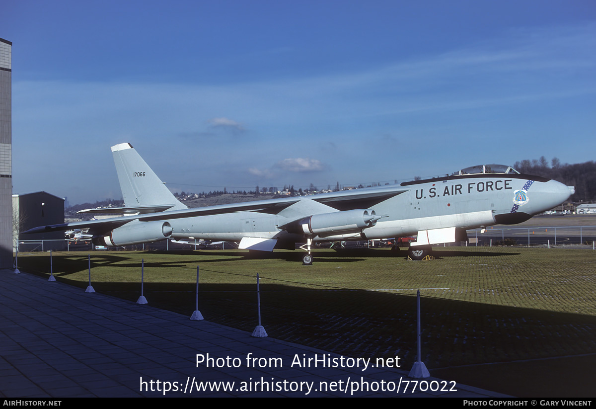 Aircraft Photo of 51-7066 / 17066 | Boeing WB-47E Stratojet | USA - Air Force | AirHistory.net #770022