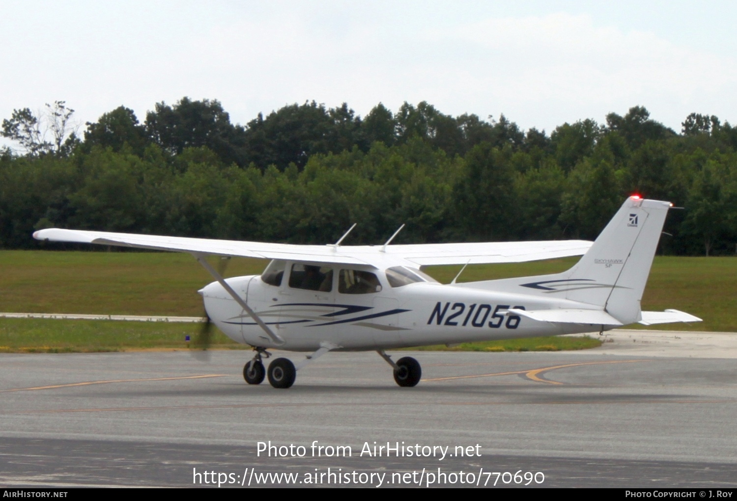 Aircraft Photo of N21056 | Cessna 172S Skyhawk | AirHistory.net #770690