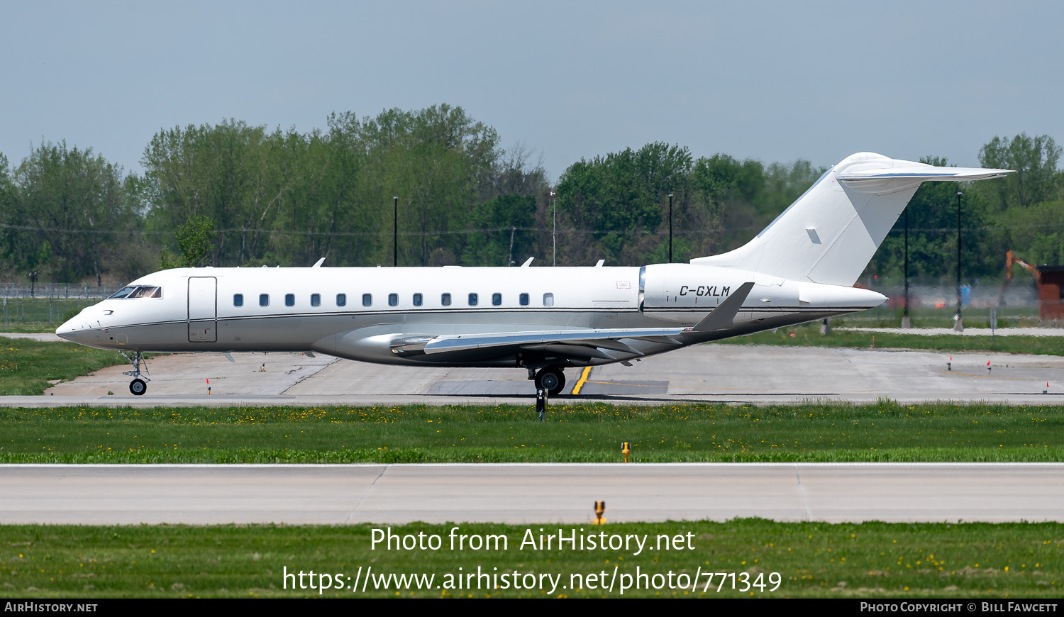 Aircraft Photo of C-GXLM | Bombardier Global 6000 (BD-700-1A10) | AirHistory.net #771349