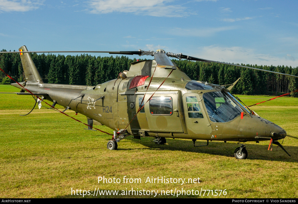 Aircraft Photo of H24 | Agusta A-109HO (A-109BA) | Belgium - Air Force | AirHistory.net #771576