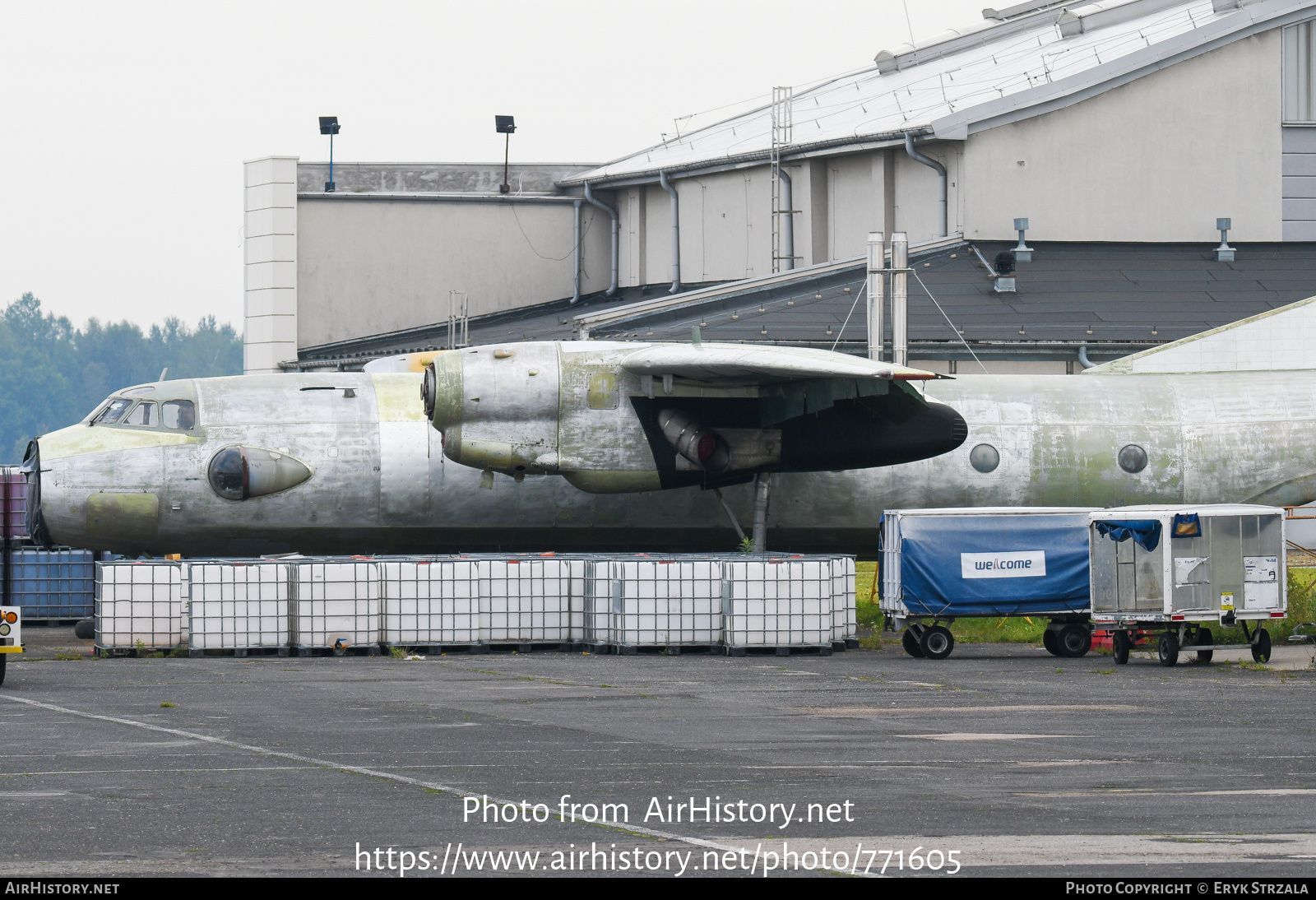 Aircraft Photo of SP-EKB | Antonov An-26 | AirHistory.net #771605