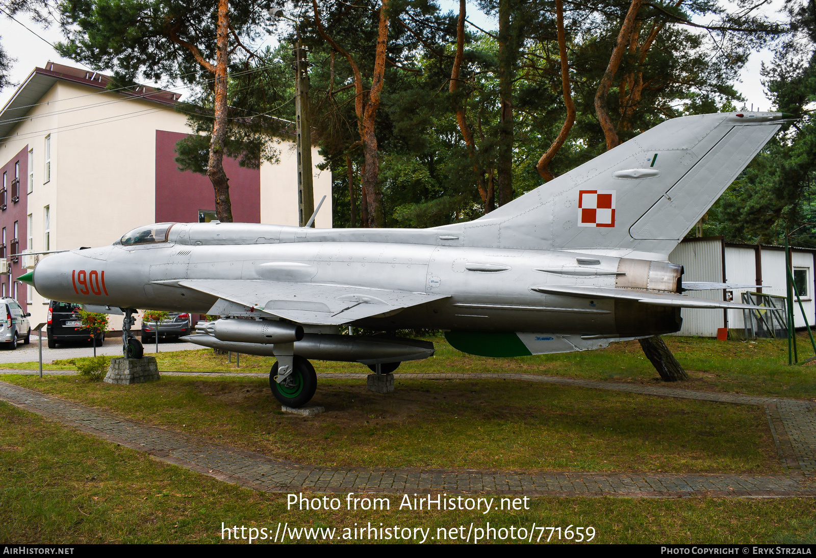 Aircraft Photo of 1901 | Mikoyan-Gurevich MiG-21PF | Poland - Air Force | AirHistory.net #771659