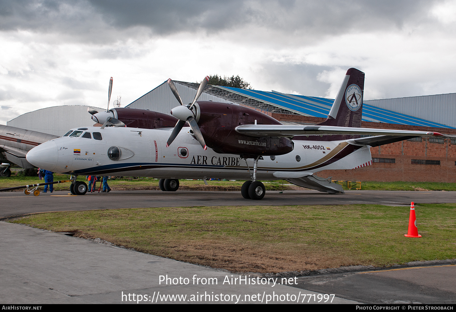 Aircraft Photo of HK-4052 | Antonov An-32A | AerCaribe Cargo | AirHistory.net #771997