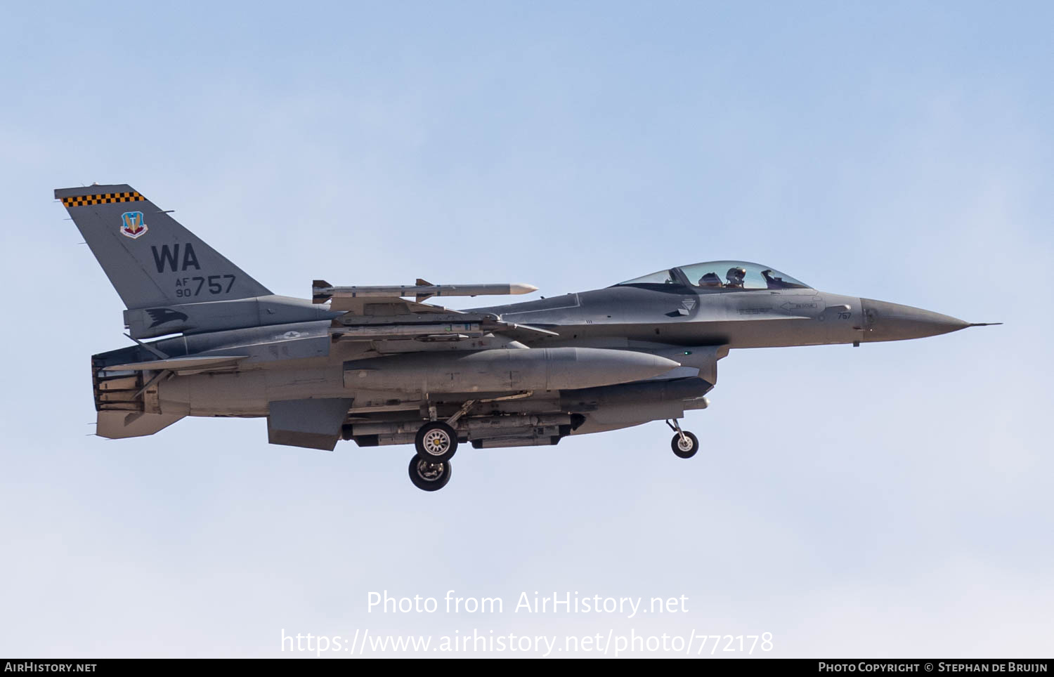 Aircraft Photo of 90-0757 / AF90-757 | General Dynamics F-16CM Fighting Falcon | USA - Air Force | AirHistory.net #772178