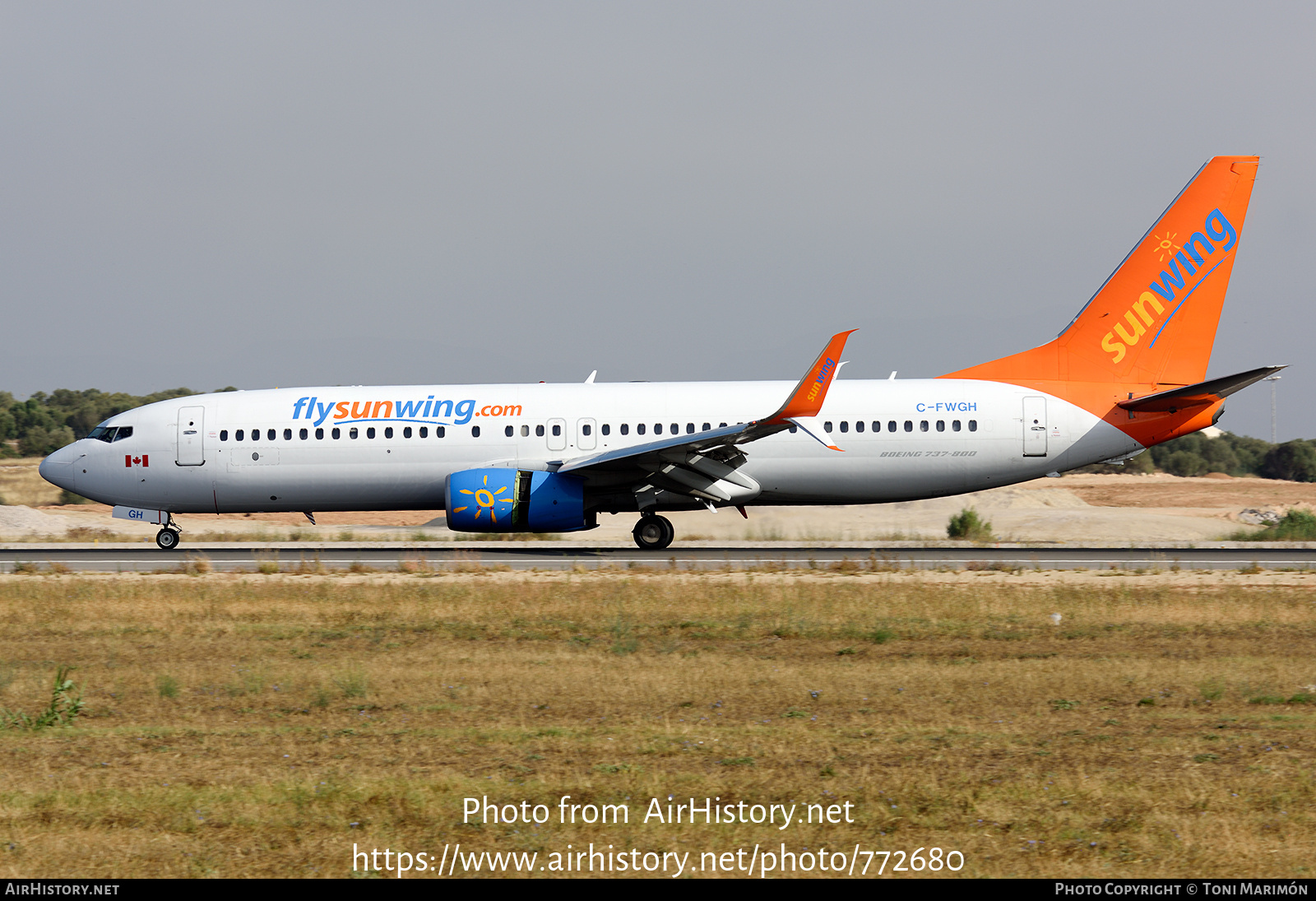 Aircraft Photo of C-FWGH | Boeing 737-86J | Sunwing Airlines | AirHistory.net #772680