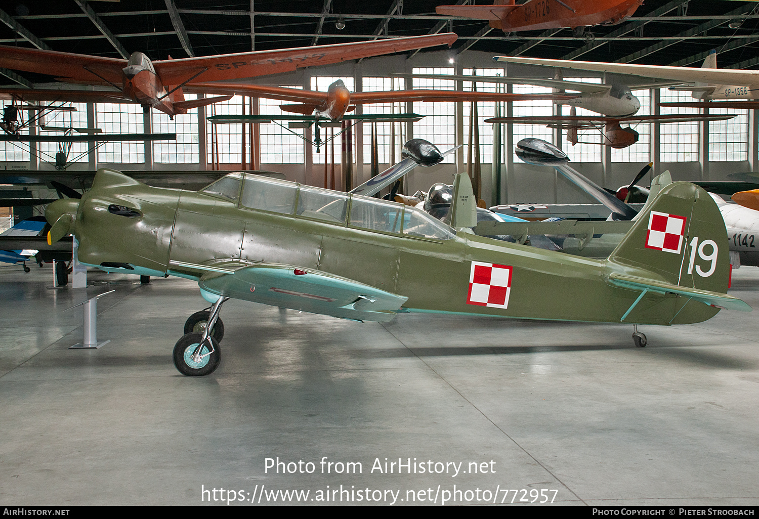 Aircraft Photo of 19 | Yakovlev Yak-18 | Poland - Air Force | AirHistory.net #772957