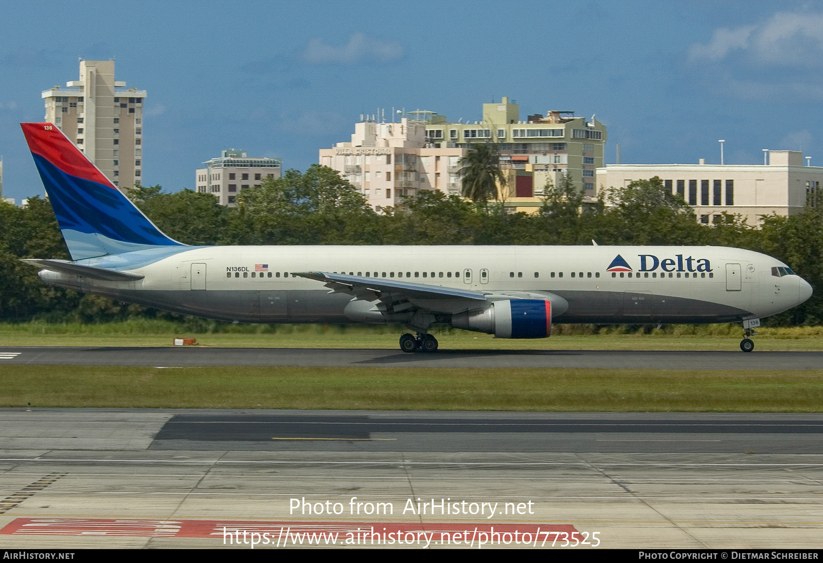 Aircraft Photo of N136DL | Boeing 767-332 | Delta Air Lines | AirHistory.net #773525