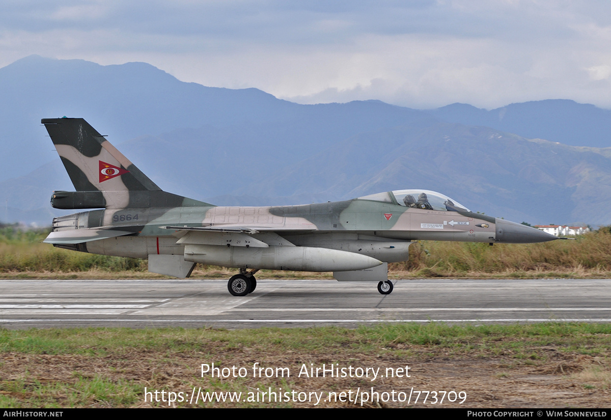 Aircraft Photo of 9864 | General Dynamics F-16A Fighting Falcon | Venezuela - Air Force | AirHistory.net #773709