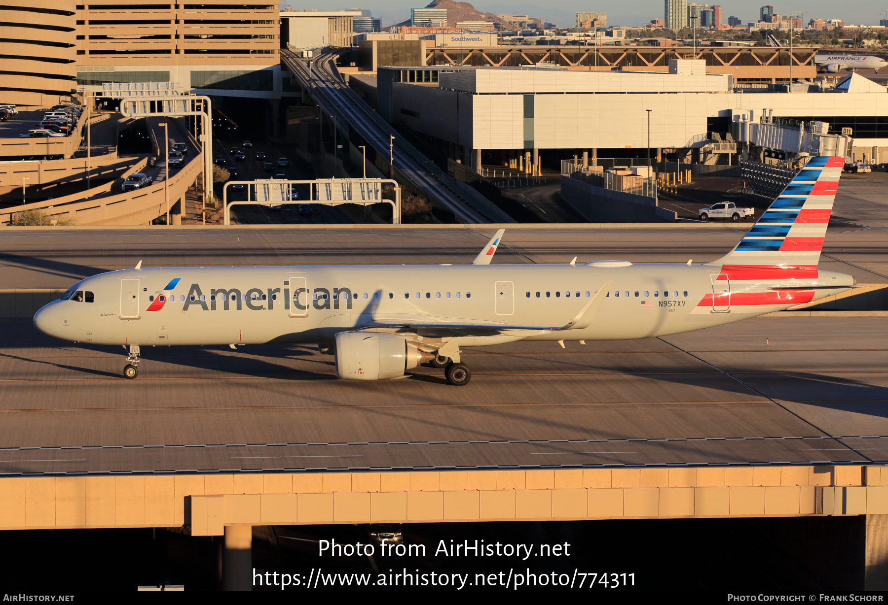 Aircraft Photo of N957XV | Airbus A321-253N | American Airlines | AirHistory.net #774311