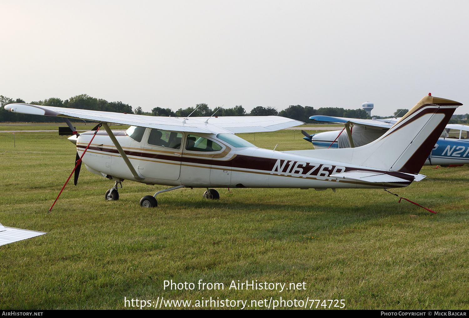 Aircraft Photo of N1676R | Cessna 182R Skylane | AirHistory.net #774725