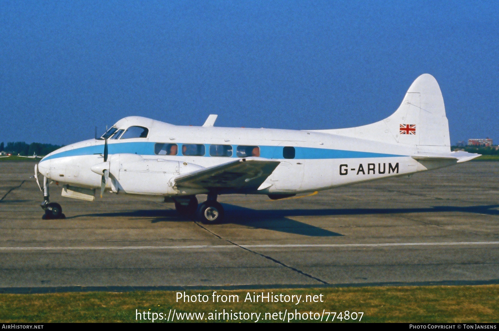 Aircraft Photo of G-ARUM | De Havilland D.H. 104 Dove 8 | AirHistory.net #774807