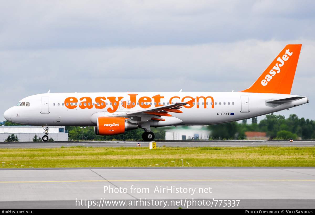 Aircraft Photo of G-EZTW | Airbus A320-214 | EasyJet | AirHistory.net #775337