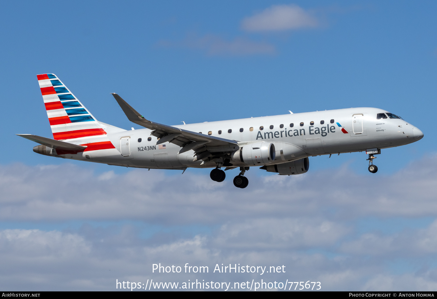 Aircraft Photo of N243NN | Embraer ERJ-175LR (ERJ-170-200 LR) | American Eagle | AirHistory.net #775673