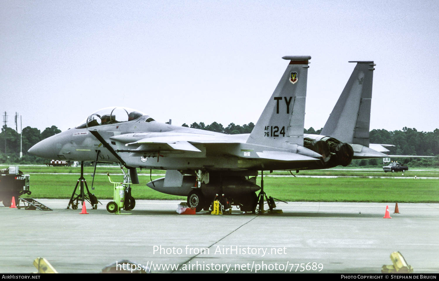 Aircraft Photo of 76-0124 / AF76-124 | McDonnell Douglas F-15B Eagle | USA - Air Force | AirHistory.net #775689