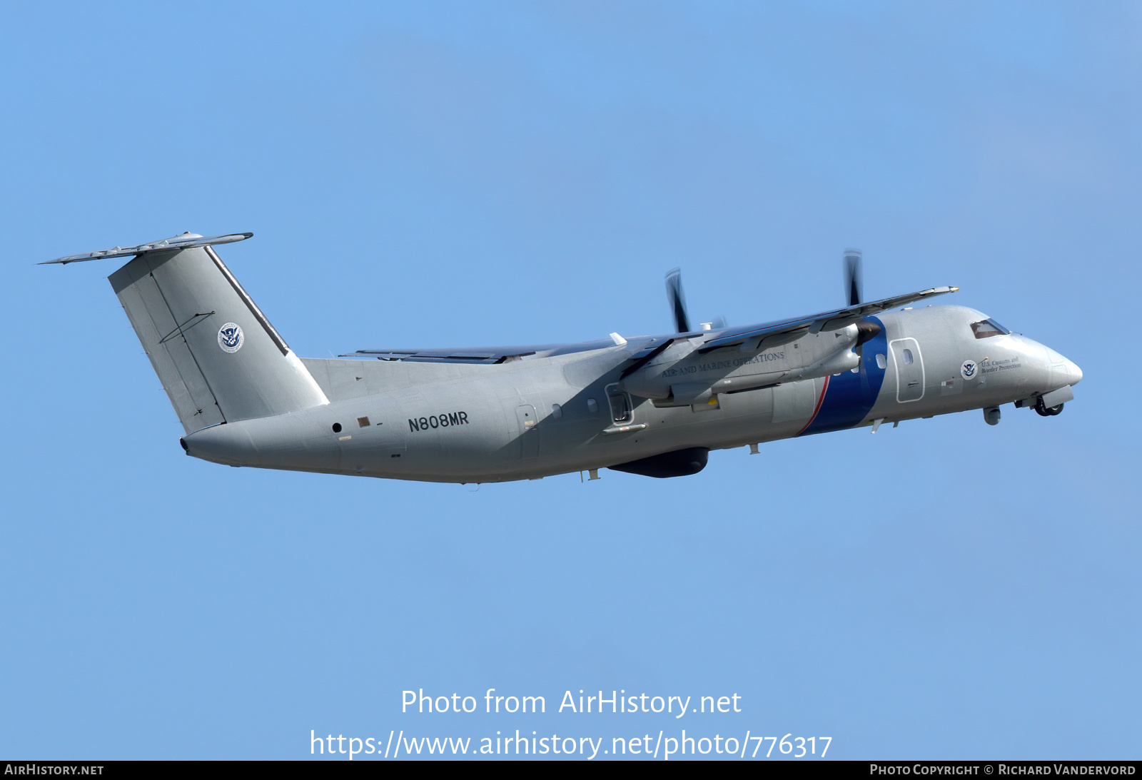 Aircraft Photo of N808MR | Bombardier DHC-8-315Q/MPA | USA - Customs | AirHistory.net #776317