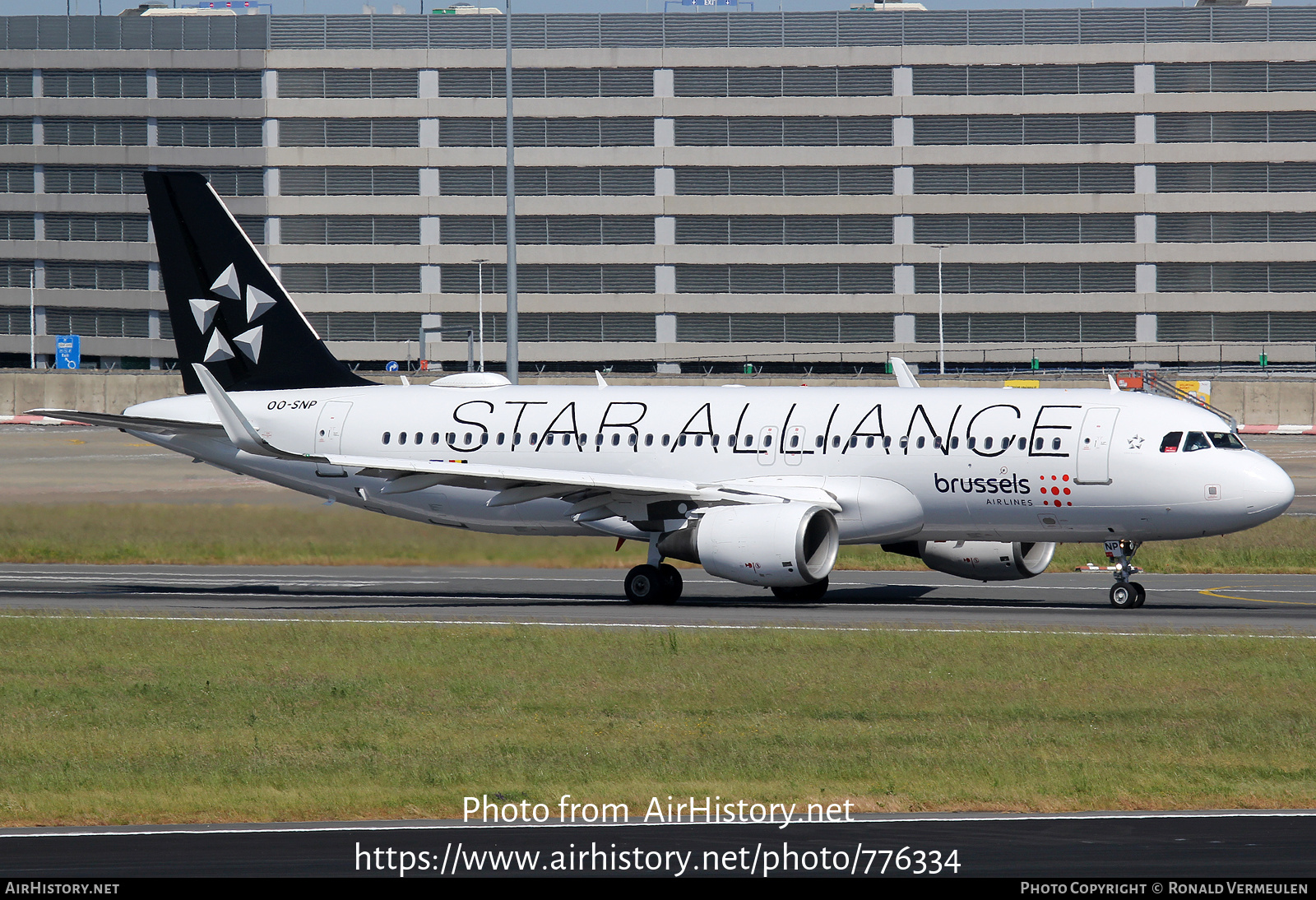 Aircraft Photo of OO-SNP | Airbus A320-214 | Brussels Airlines | AirHistory.net #776334