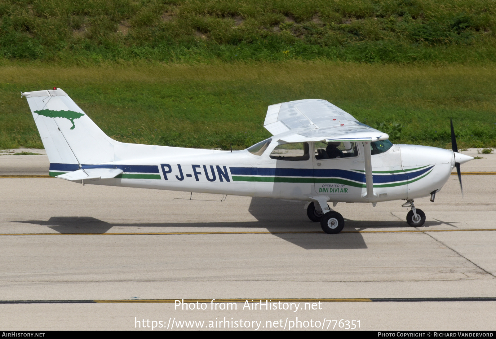 Aircraft Photo of PJ-FUN | Cessna 172P | Divi Divi Air | AirHistory.net #776351