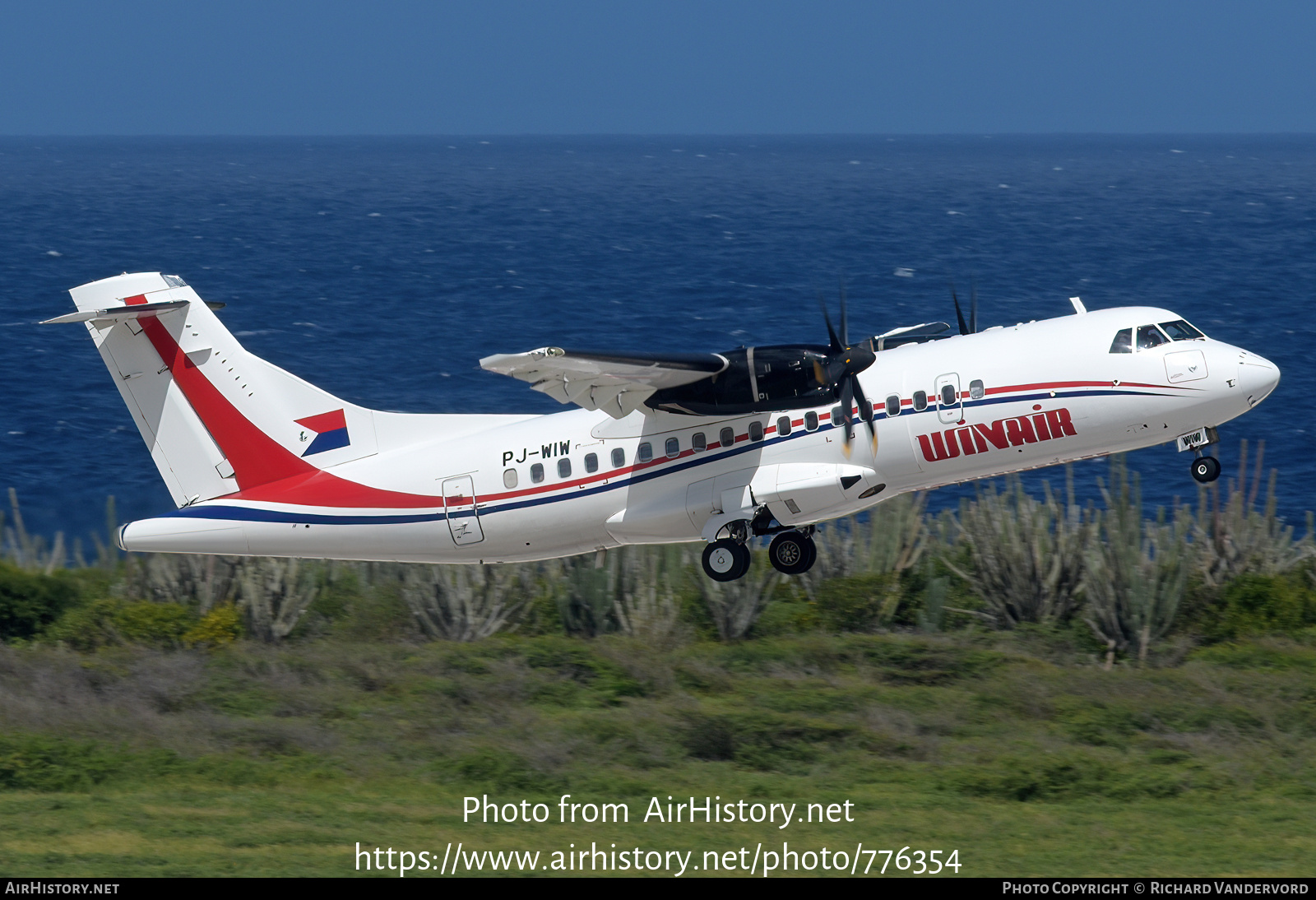 Aircraft Photo of PJ-WIW | ATR ATR-42-500 | Winair - Windward Islands Airways | AirHistory.net #776354