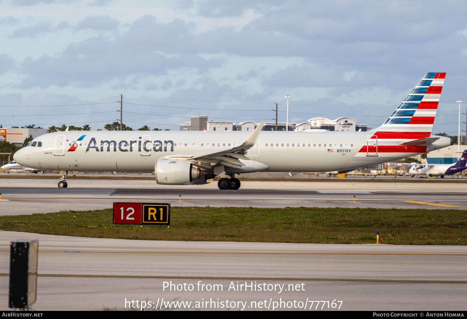 Aircraft Photo of N951XV | Airbus A321-253N | American Airlines | AirHistory.net #777167