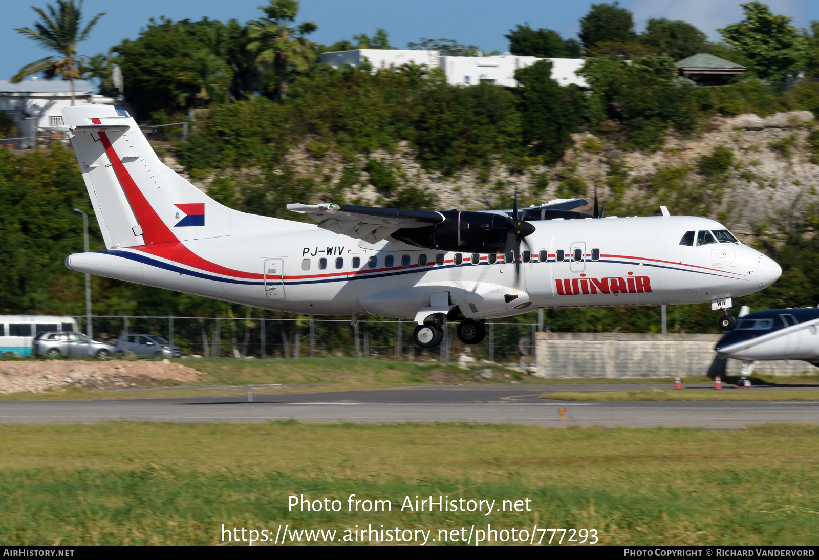 Aircraft Photo of PJ-WIV | ATR ATR-42-500 | Winair - Windward Islands Airways | AirHistory.net #777293