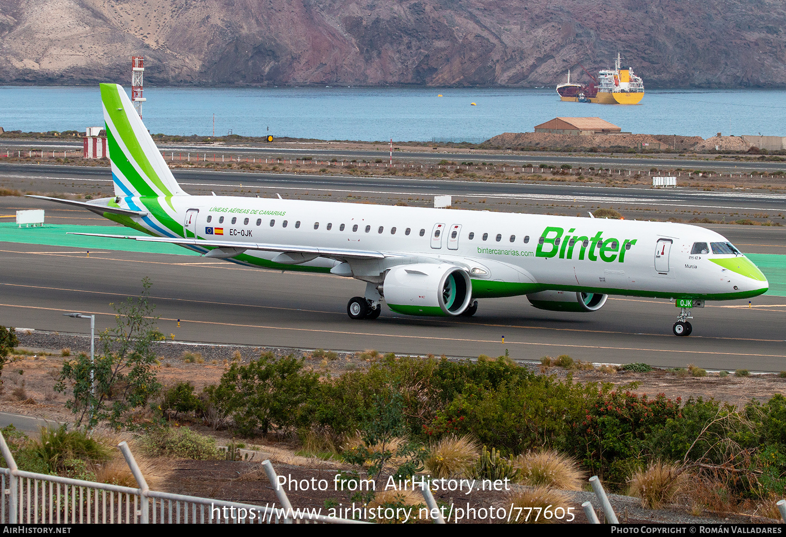 Aircraft Photo of EC-OJK | Embraer 195-E2 (ERJ-190-400) | Binter Canarias | AirHistory.net #777605