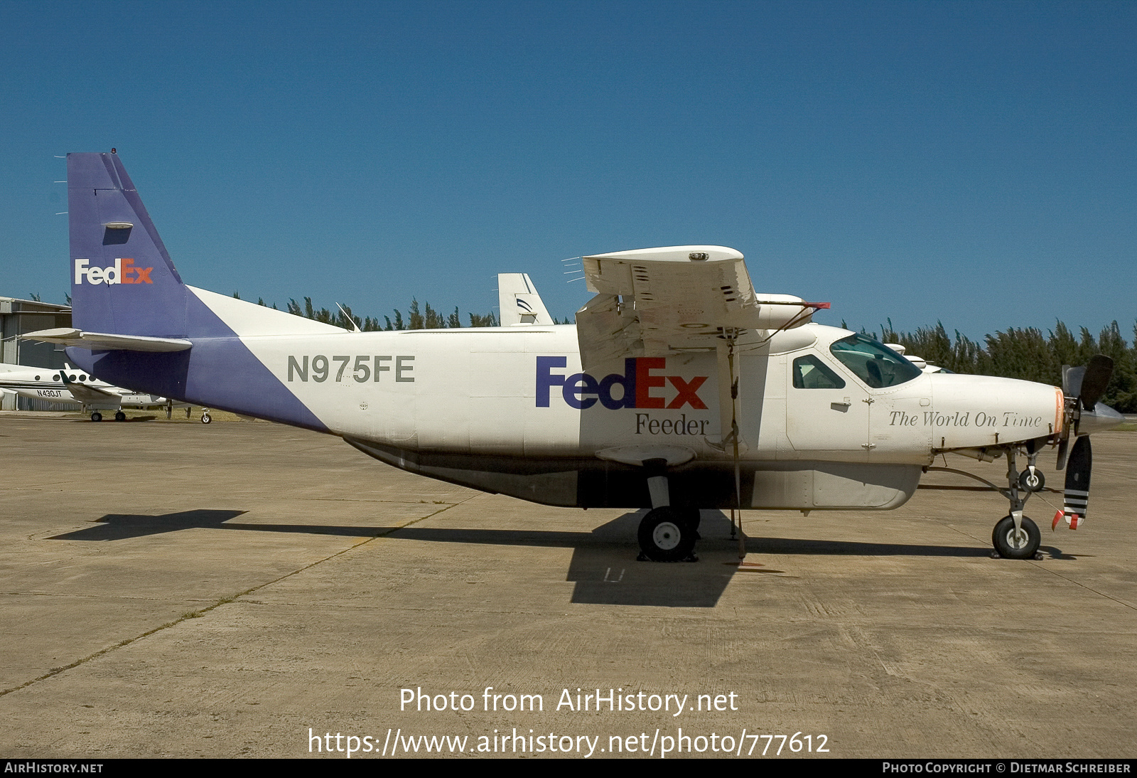 Aircraft Photo of N975FE | Cessna 208B Super Cargomaster | FedEx Feeder | AirHistory.net #777612