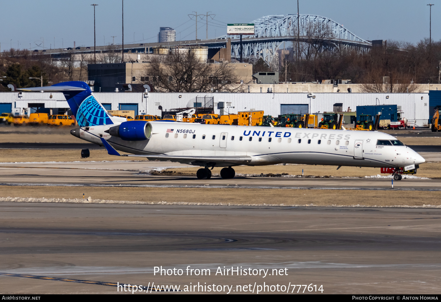 Aircraft Photo of N568GJ | Bombardier CRJ-550 (CL-600-2C11) | United Express | AirHistory.net #777614