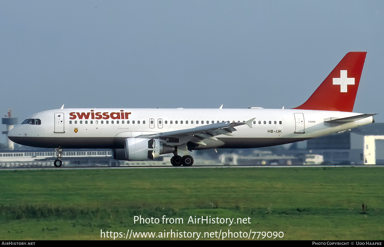 Aircraft Photo of HB-IJK | Airbus A320-214 | Swissair | AirHistory.net #779090