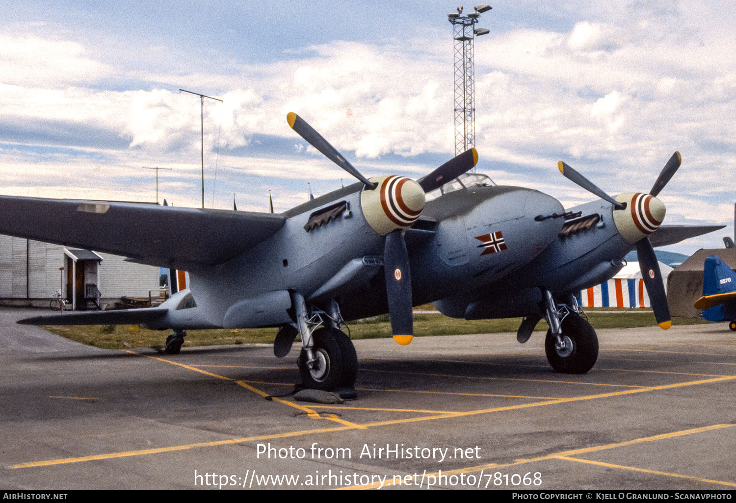 Aircraft Photo of TW117 | De Havilland D.H. 98 Mosquito T3 | UK - Air Force | AirHistory.net #781068