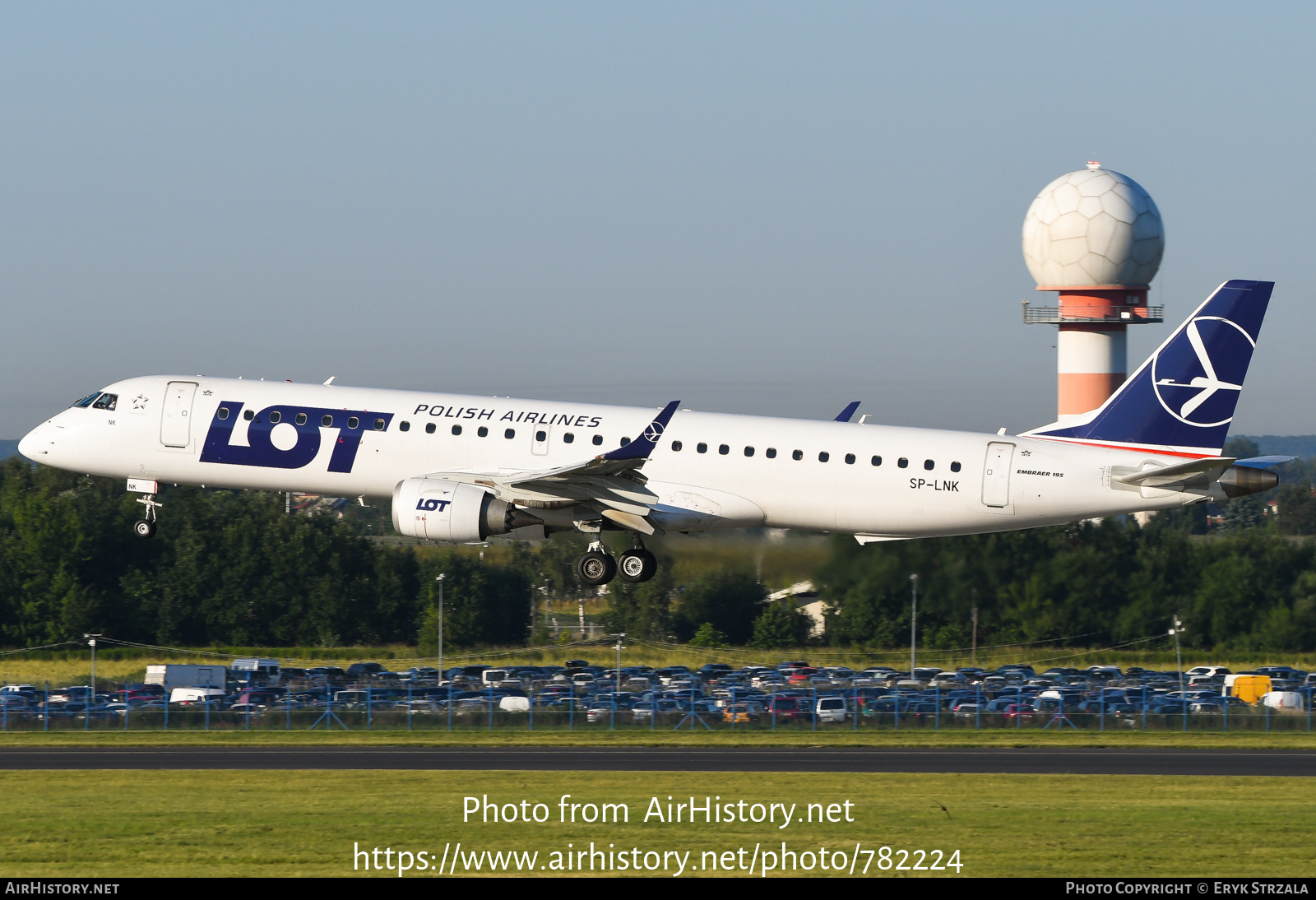 Aircraft Photo of SP-LNK | Embraer 195LR (ERJ-190-200LR) | LOT Polish Airlines - Polskie Linie Lotnicze | AirHistory.net #782224