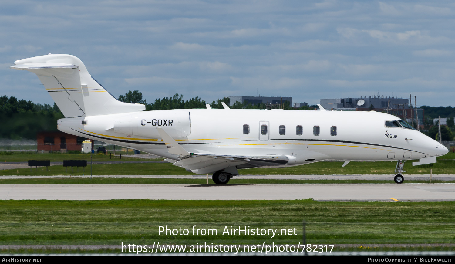 Aircraft Photo of C-GOXR | Bombardier Challenger 350 (BD-100-1A10) | AirHistory.net #782317