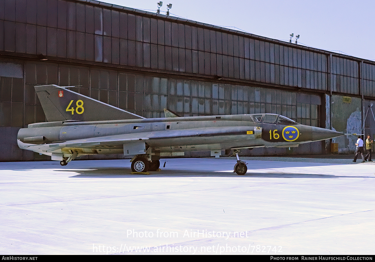 Aircraft Photo of 35086 | Saab J35A Draken | Sweden - Air Force | AirHistory.net #782742