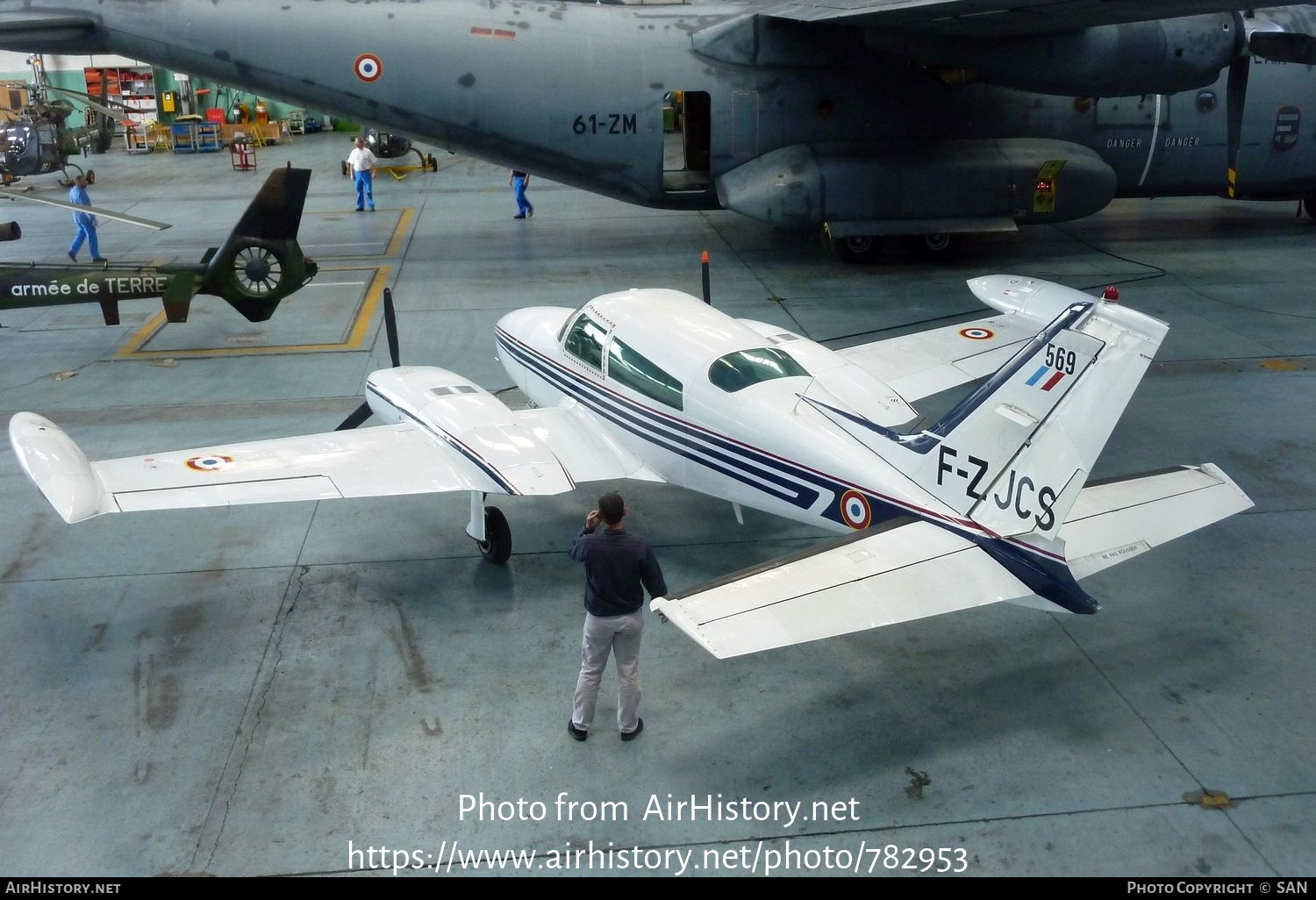 Aircraft Photo of F-ZJCS / 569 | Cessna 310R II | France - DGA | AirHistory.net #782953