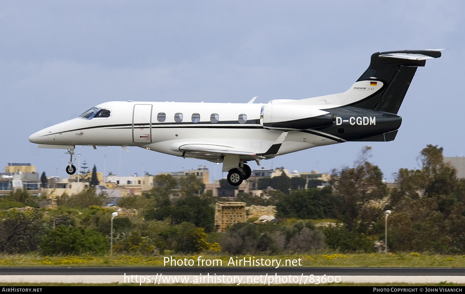 Aircraft Photo of D-CGDM | Embraer EMB-505 Phenom 300 | AirHistory.net #783600