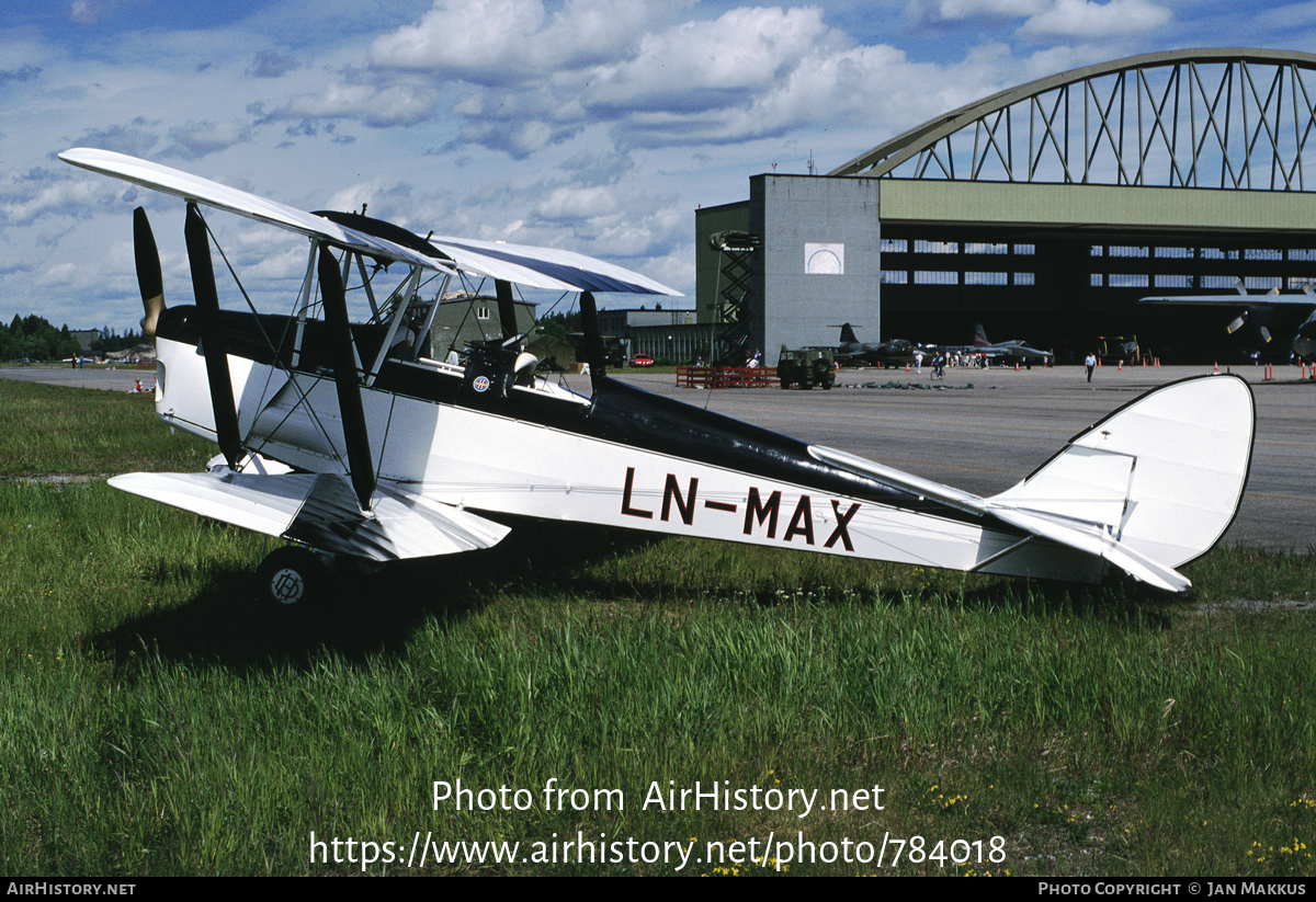 Aircraft Photo of LN-MAX | De Havilland D.H. 82A Tiger Moth | AirHistory.net #784018