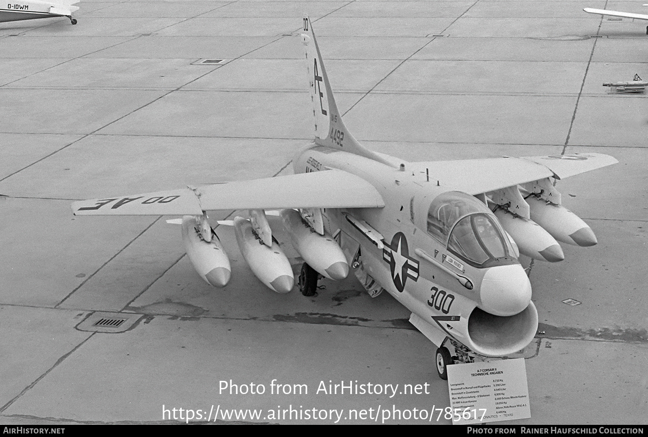 Aircraft Photo of 154492 / 4492 | LTV A-7B Corsair II | USA - Navy | AirHistory.net #785617