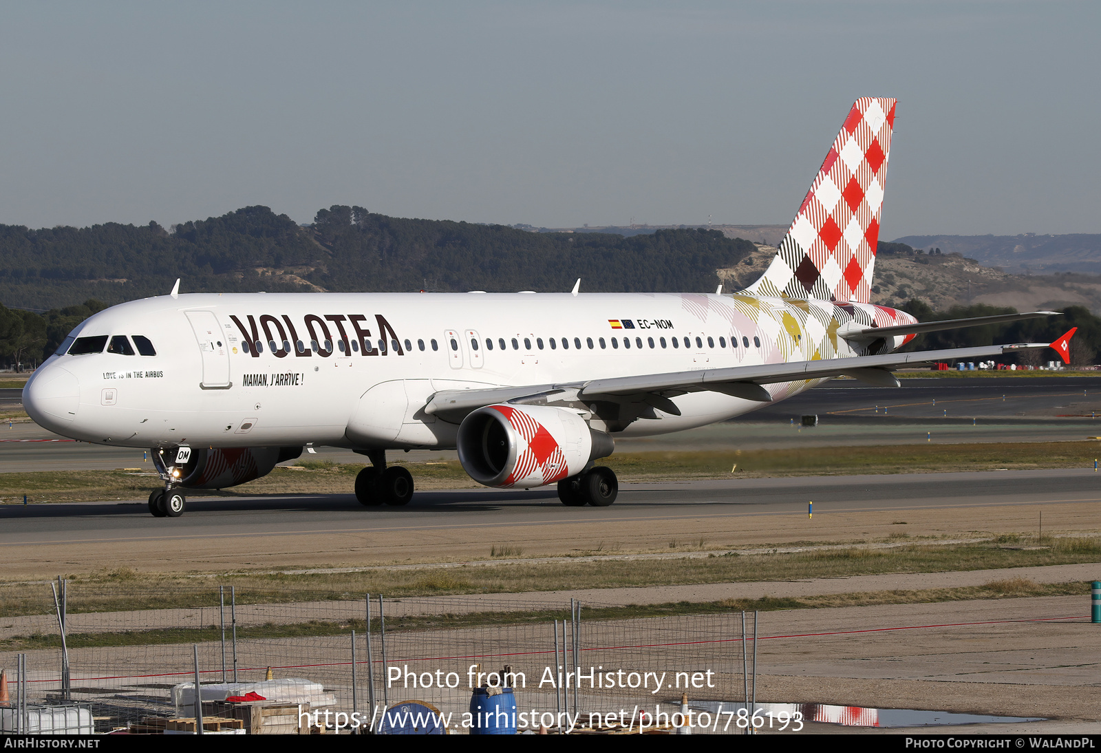 Aircraft Photo of EC-NOM | Airbus A320-214 | Volotea | AirHistory.net #786193