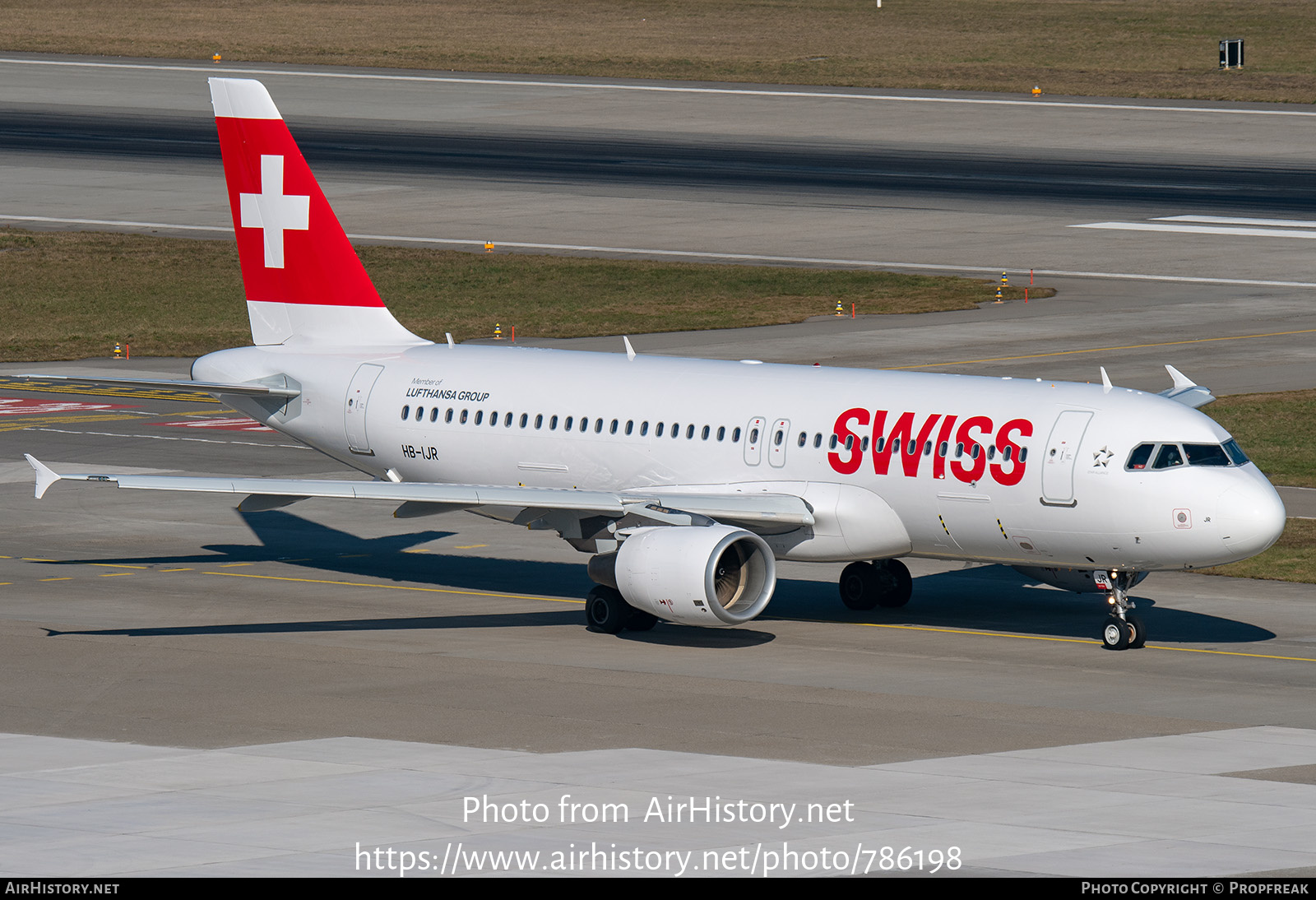 Aircraft Photo of HB-IJR | Airbus A320-214 | Swiss International Air Lines | AirHistory.net #786198