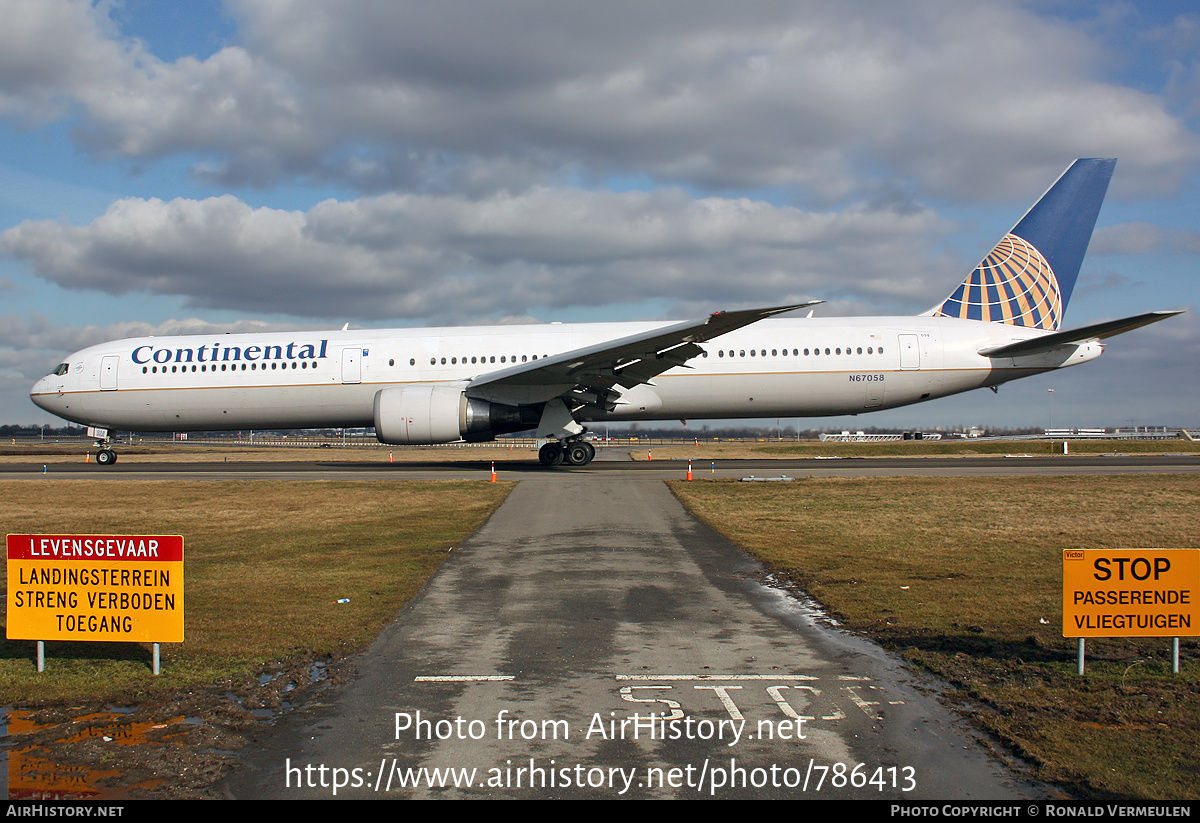 Aircraft Photo of N67058 | Boeing 767-424/ER | Continental Airlines | AirHistory.net #786413