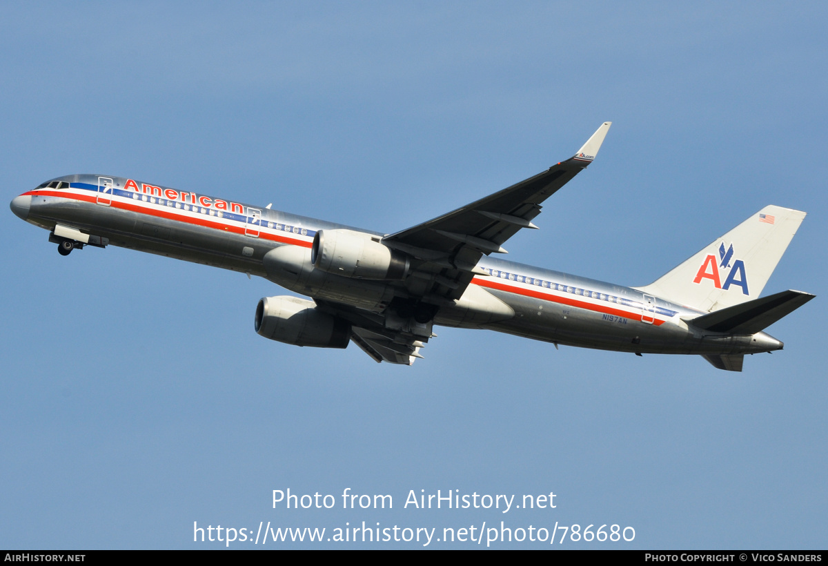 Aircraft Photo of N197AN | Boeing 757-223 | American Airlines | AirHistory.net #786680