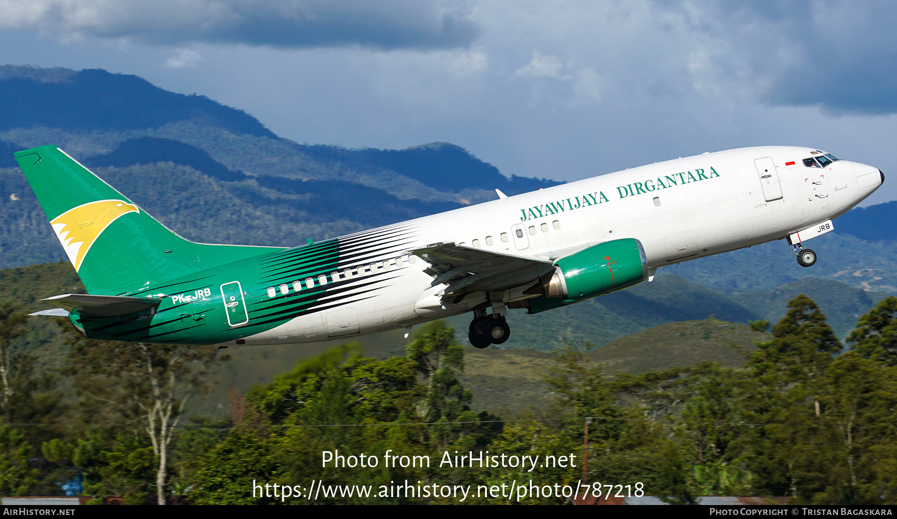 Aircraft Photo of PK-JRB | Boeing 737-3Y0(SF) | Jayawijaya Dirgantara | AirHistory.net #787218