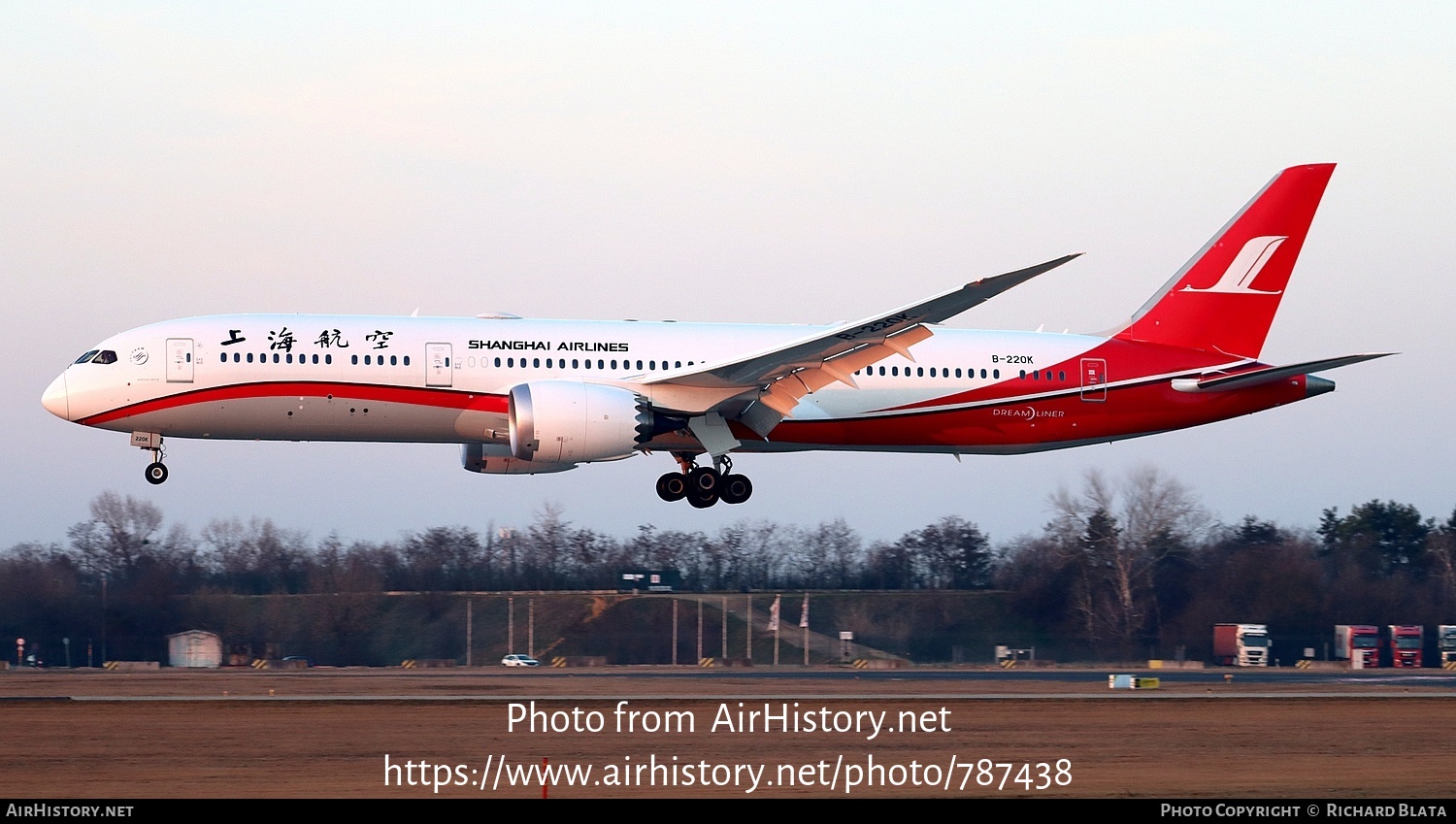 Aircraft Photo of B-220K | Boeing 787-9 Dreamliner | Shanghai Airlines | AirHistory.net #787438