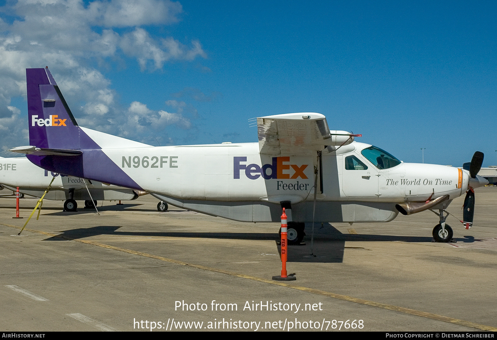 Aircraft Photo of N962FE | Cessna 208B Super Cargomaster | FedEx Feeder | AirHistory.net #787668