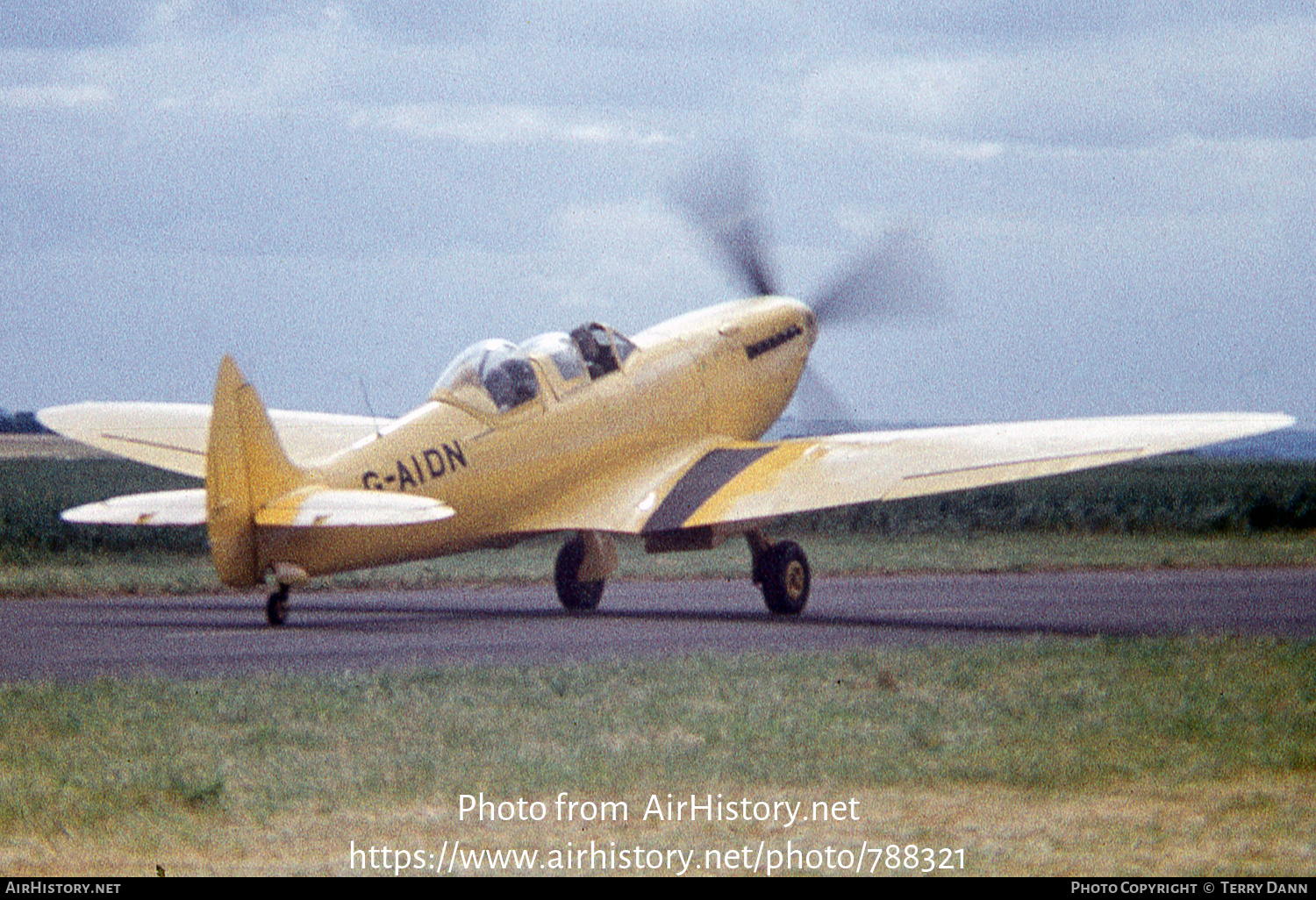 Aircraft Photo of G-AIDN | Supermarine 502 Spitfire T8 | AirHistory.net #788321