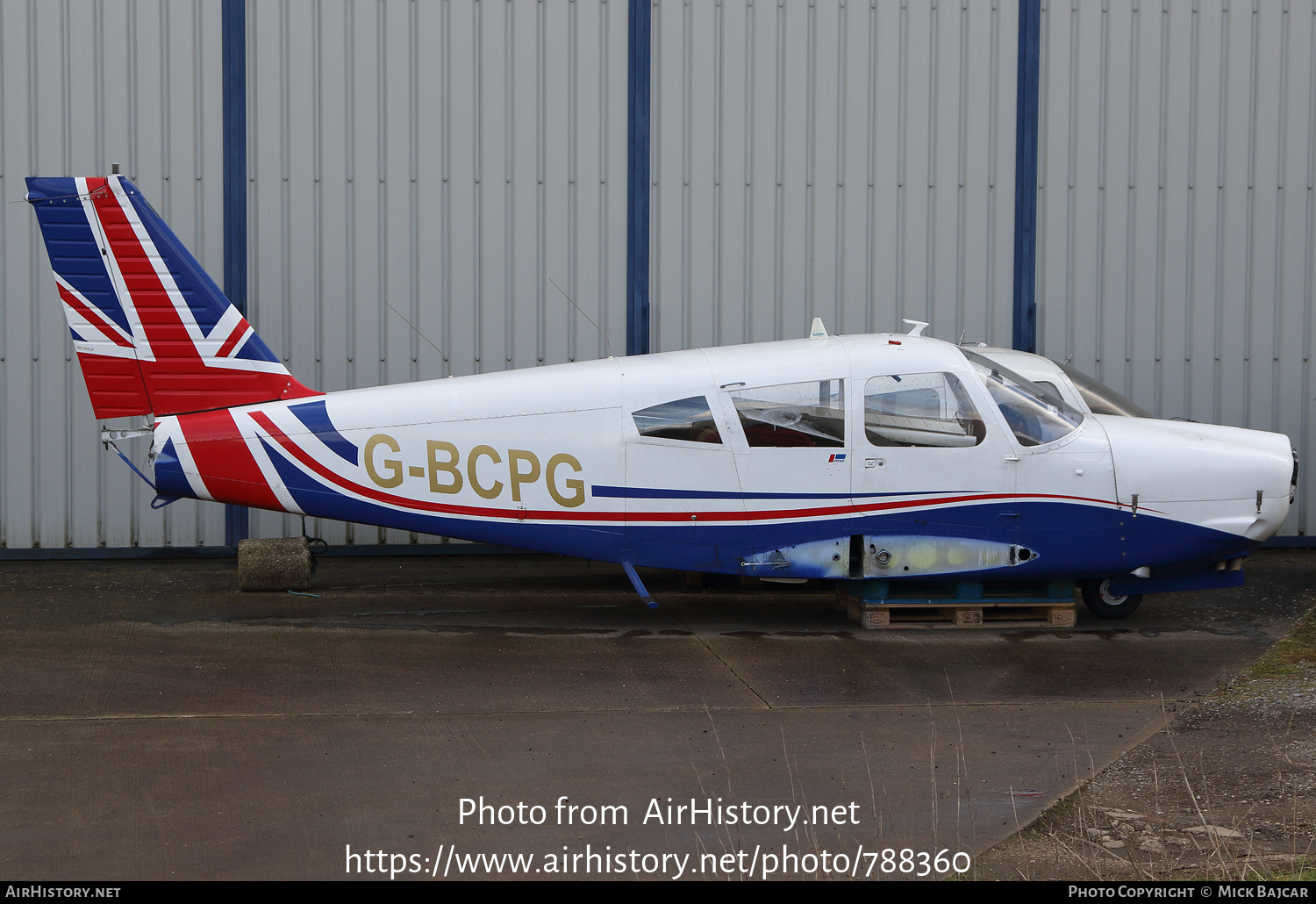 Aircraft Photo of G-BCPG | Piper PA-28R-200 Cherokee Arrow II | AirHistory.net #788360