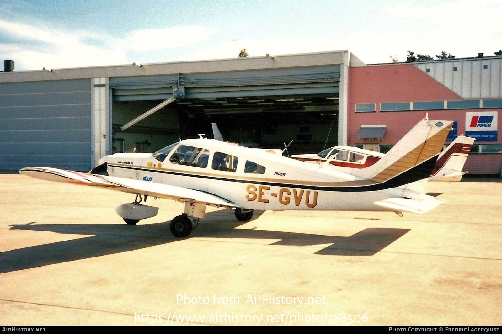 Aircraft Photo of SE-GVU | Piper PA-28-181 Archer II | AirHistory.net #788506